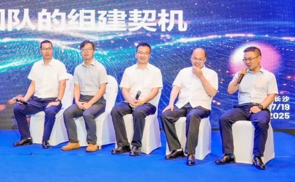 創(chuàng)始人.jpg 創(chuàng)始人.jpg