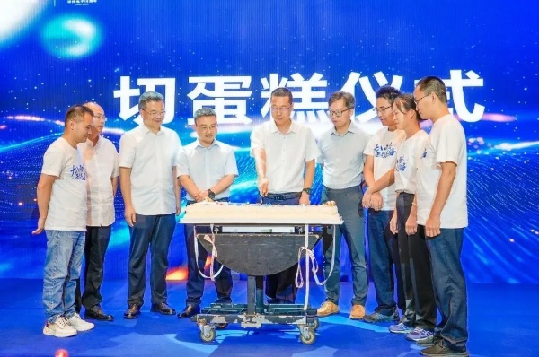 高管.jpg 高管.jpg